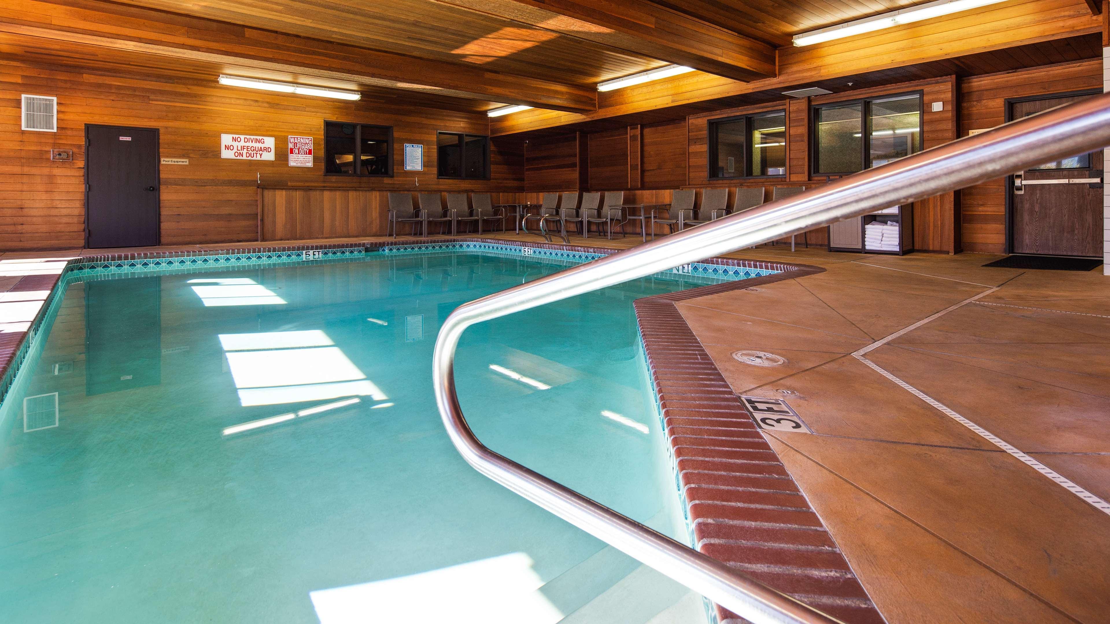 Best Western Cascade Inn & Suites Troutdale Exterior foto