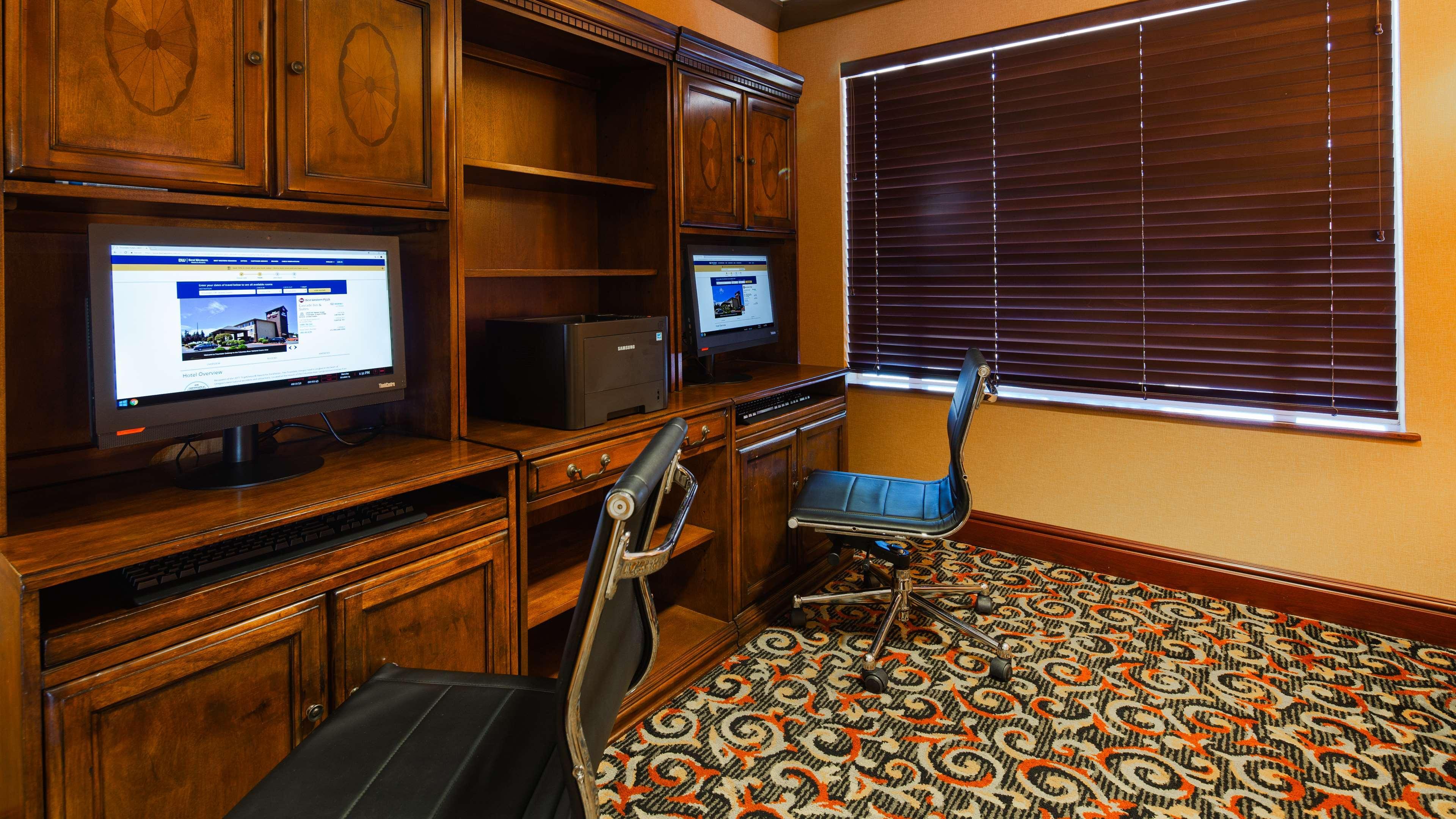 Best Western Cascade Inn & Suites Troutdale Exterior foto